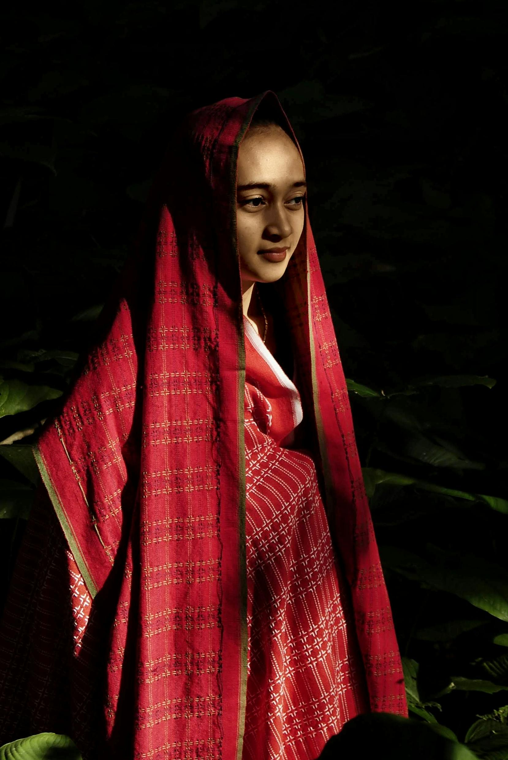 ysl水蜜桃86两年半：室内暖光下水蜜桃色观感